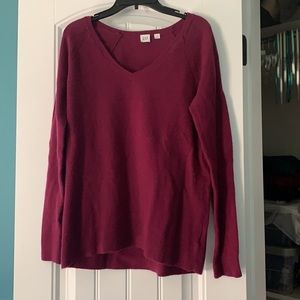 Gap v-neck sweater mulberry s small